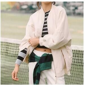 Anthropologie Women's Cream Long Sleeves Oversized Padded Bomber Jacket Size XXS